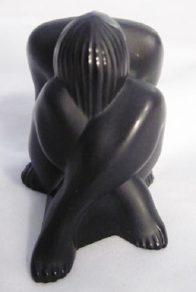 lalique dog figurine