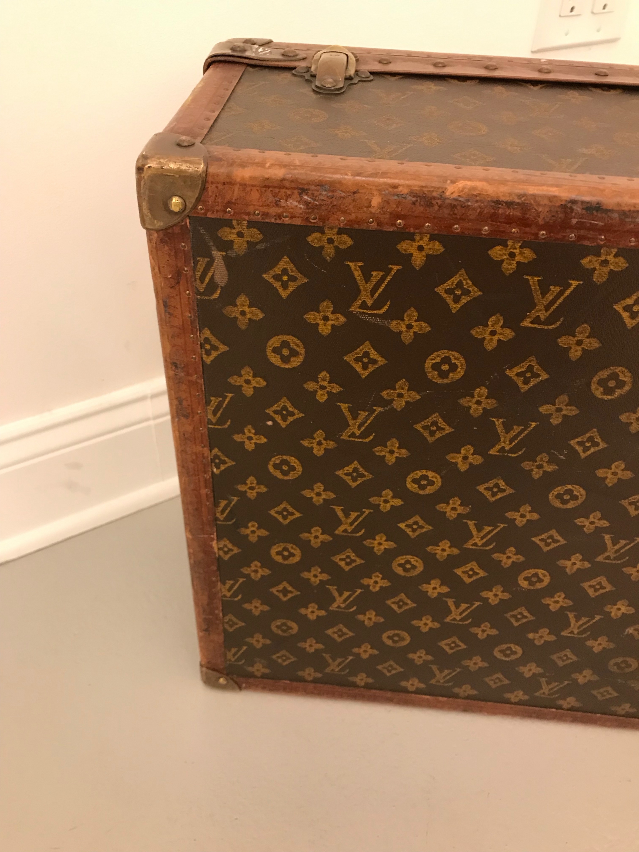 Oh Louie An Objects of Desire Posting  Louis vuitton trunk, Louis  vuitton luggage, Leather luggage set