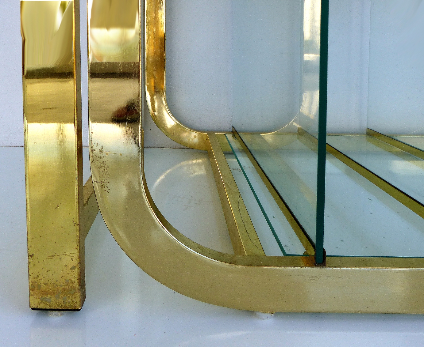 Mid 20th Century Mid-Century Modern Expandable Brass Etagere in the Style  of Milo Baughan